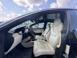Tesla Model S 2020