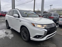 Mitsubishi Outlander PHEV 2022