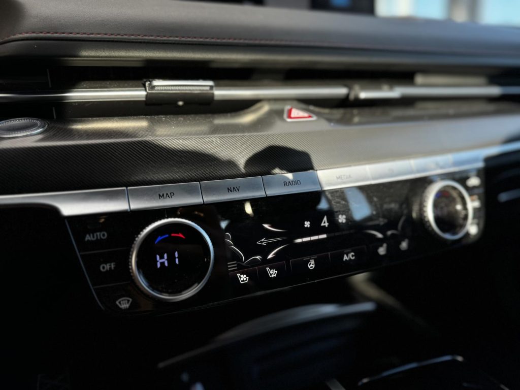 Genesis G80 2023