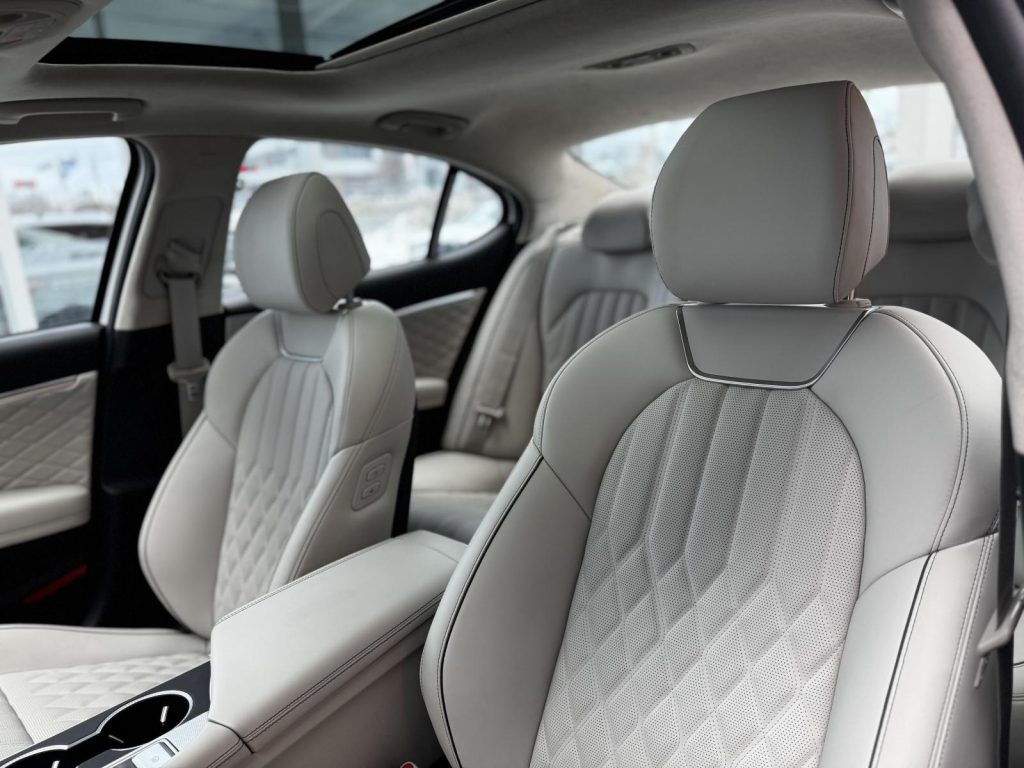Genesis G70 2025