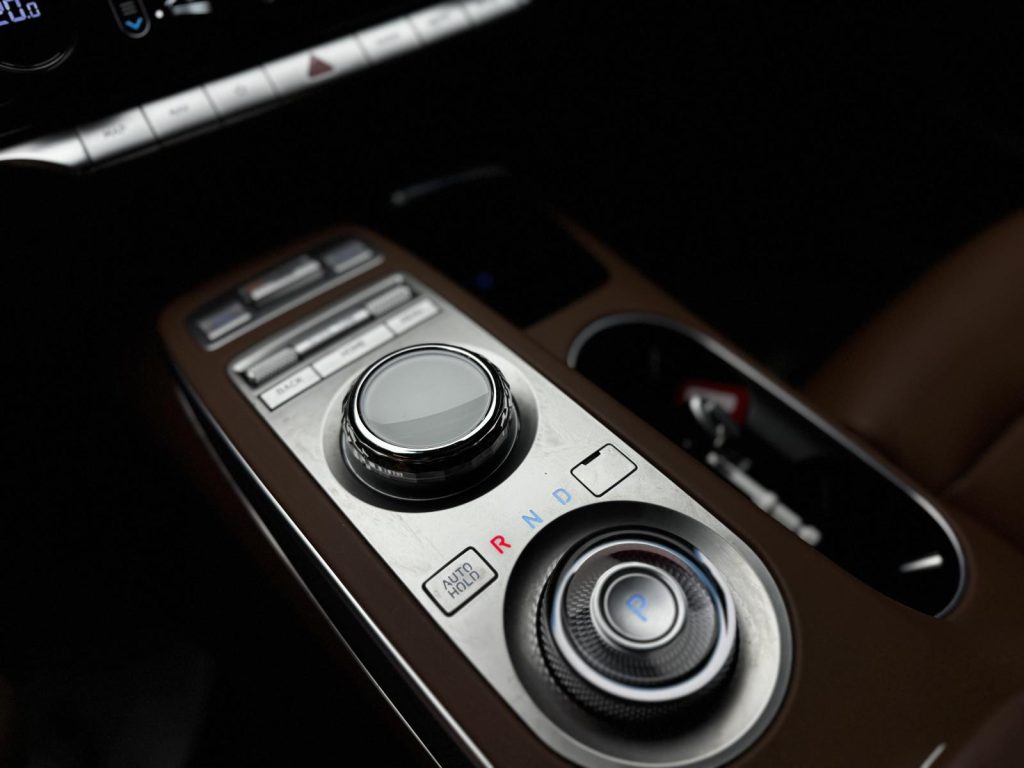 Genesis GV70 2024
