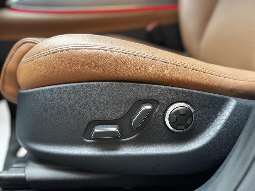 Genesis GV70 2024