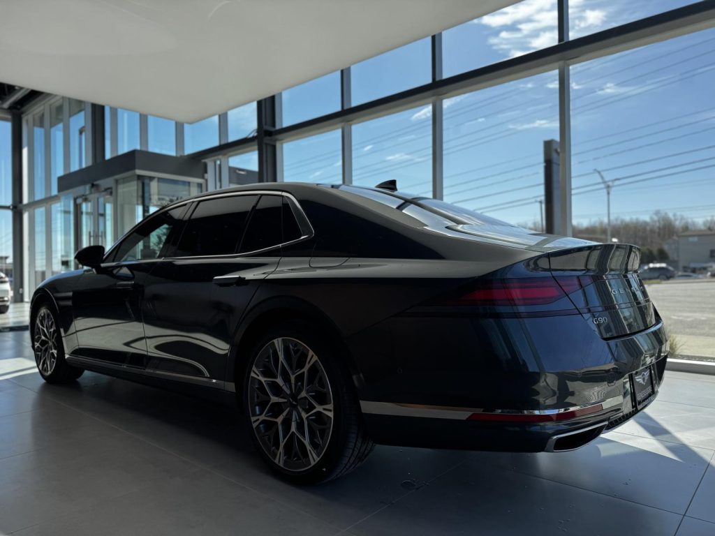 Genesis G90 2025