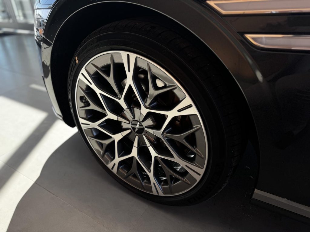 Genesis G90 2025