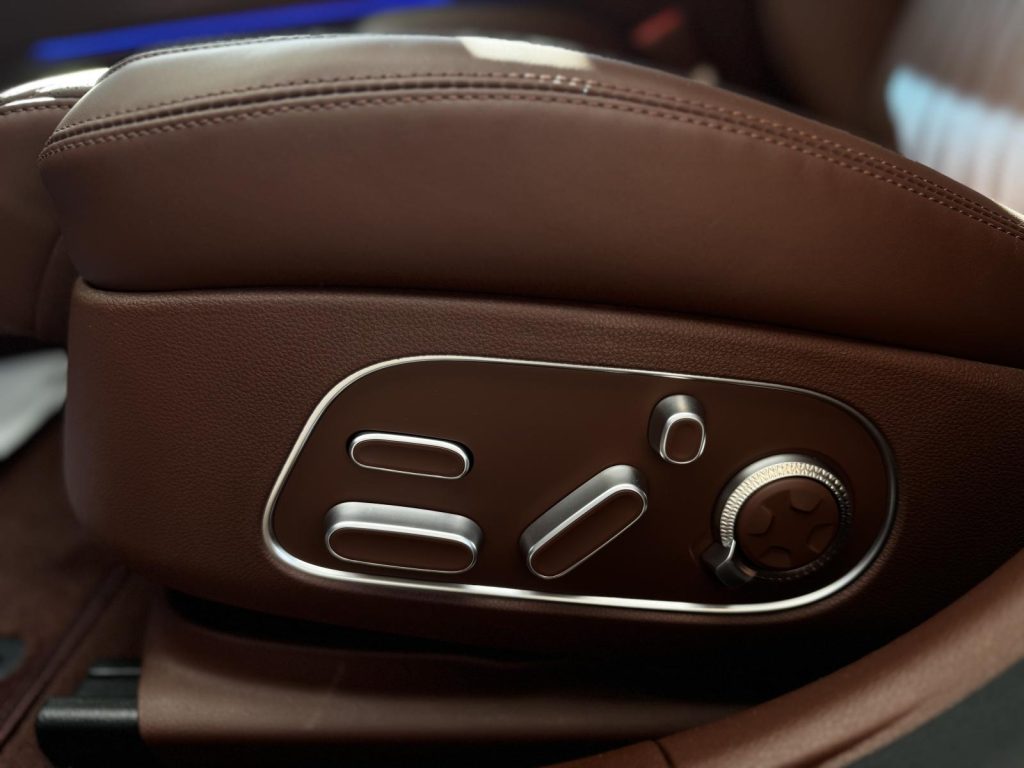 Genesis G90 2025