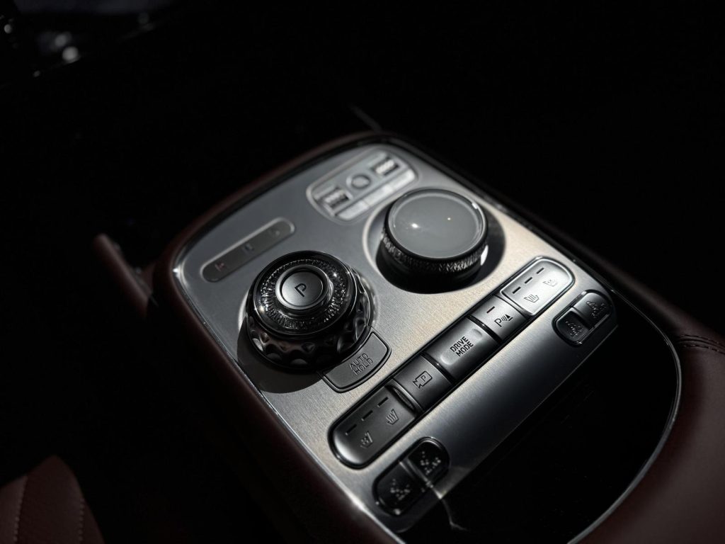Genesis G90 2025
