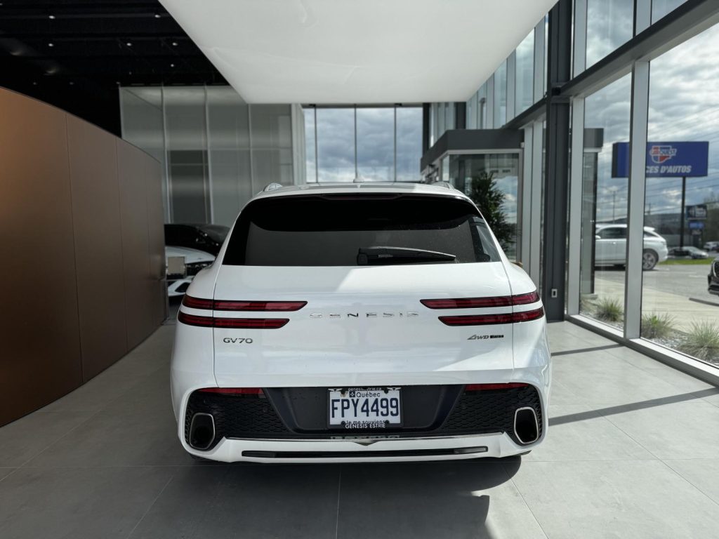Genesis GV70 2025