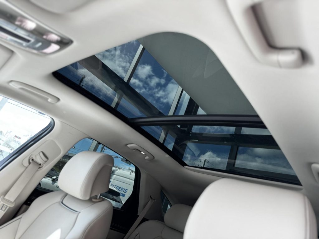 Genesis GV70 2025
