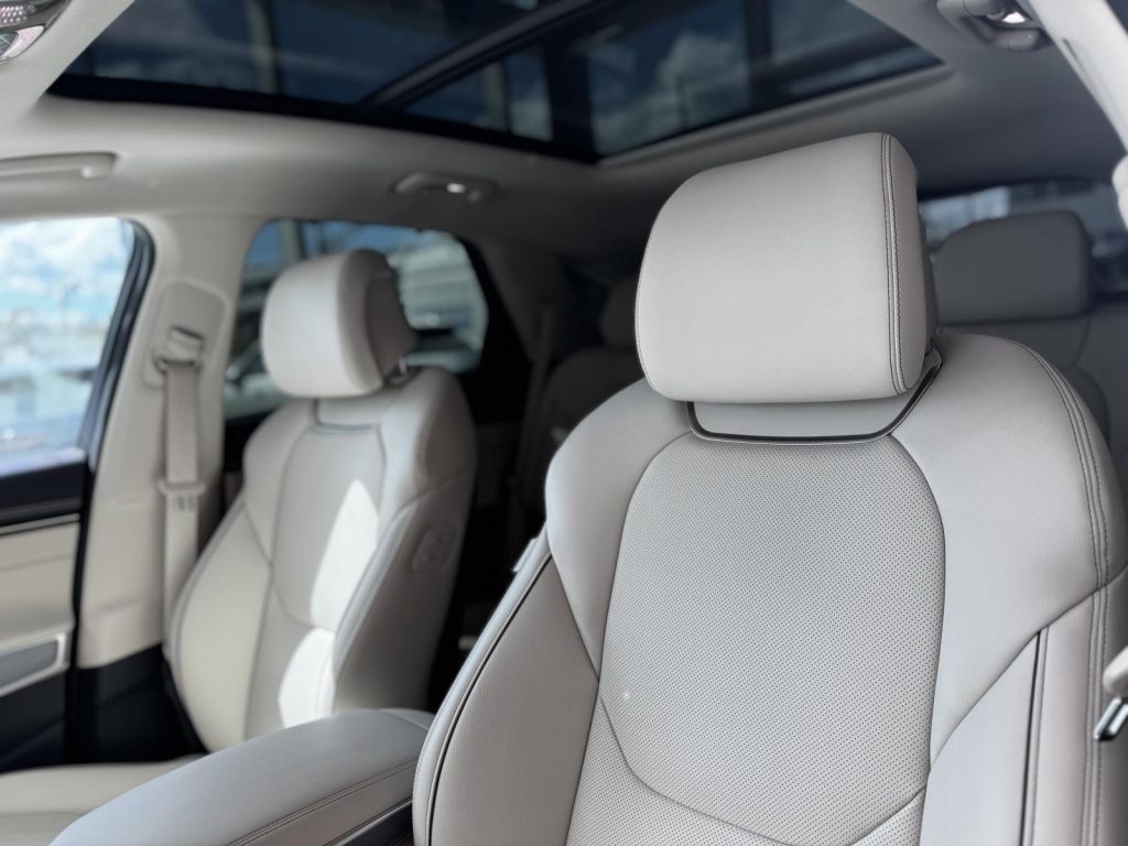 Genesis GV70 2025