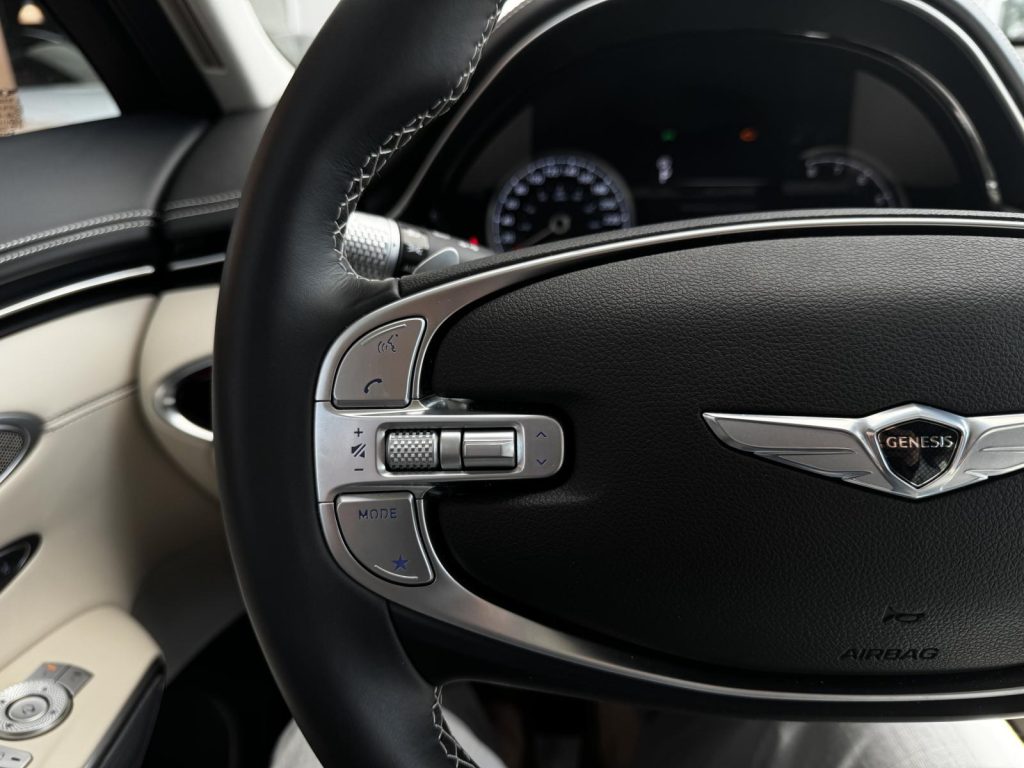 Genesis GV70 2025