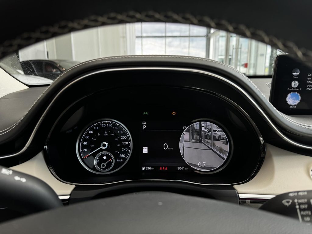 Genesis GV70 2025