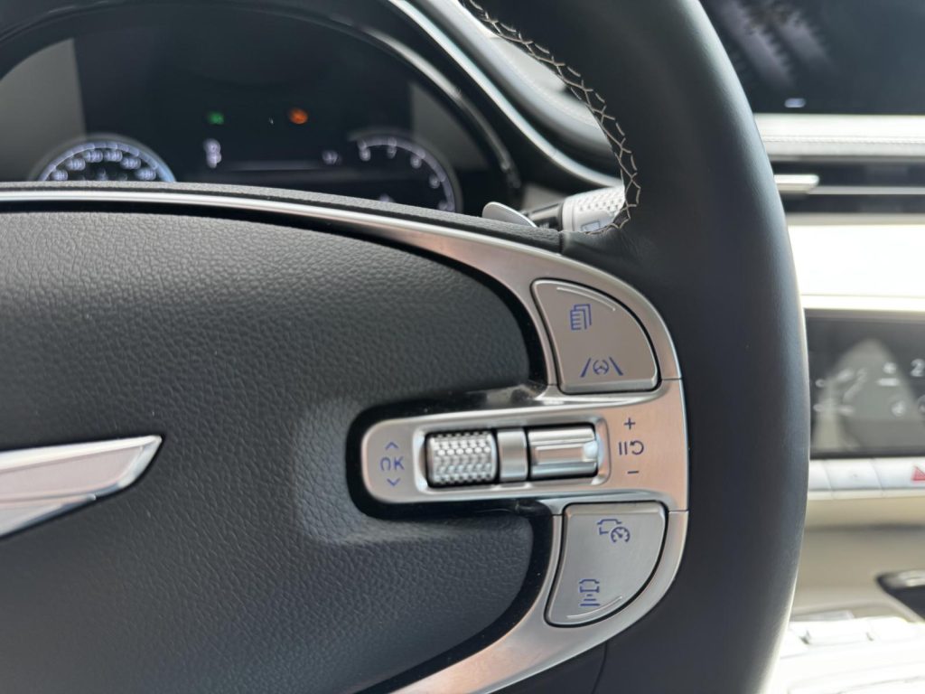 Genesis GV70 2025