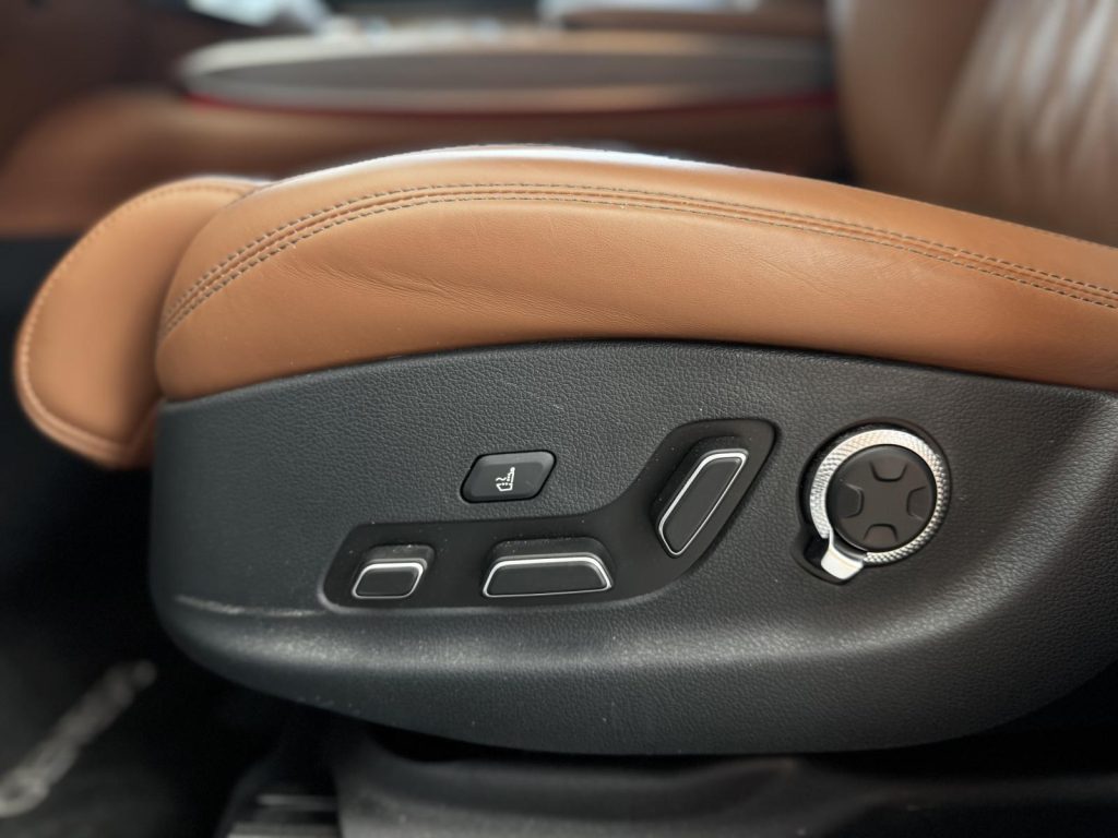 Genesis GV70 2024