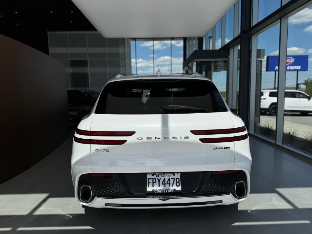 Genesis GV70 2025