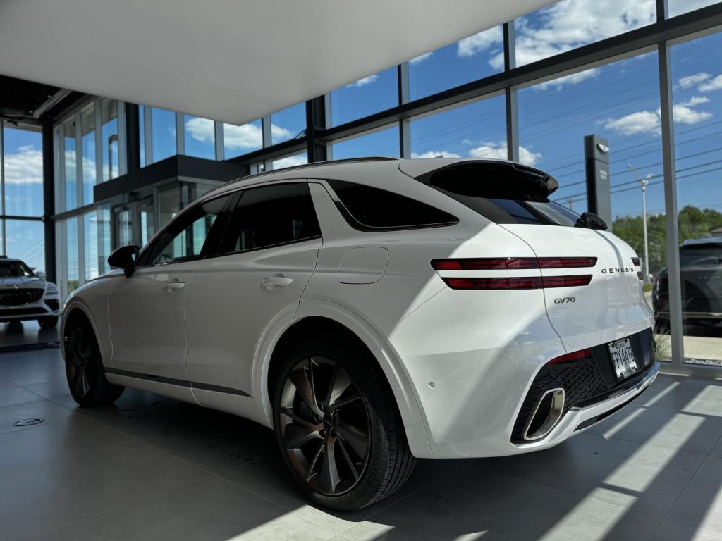Genesis GV70 2025