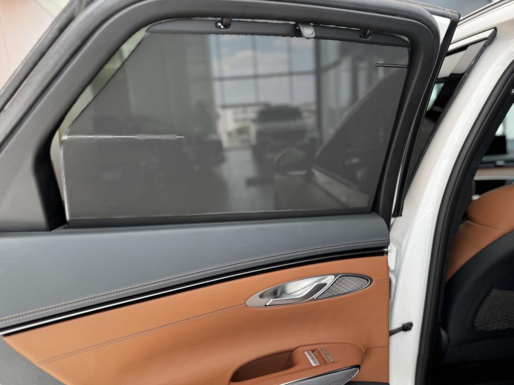Genesis GV70 2025