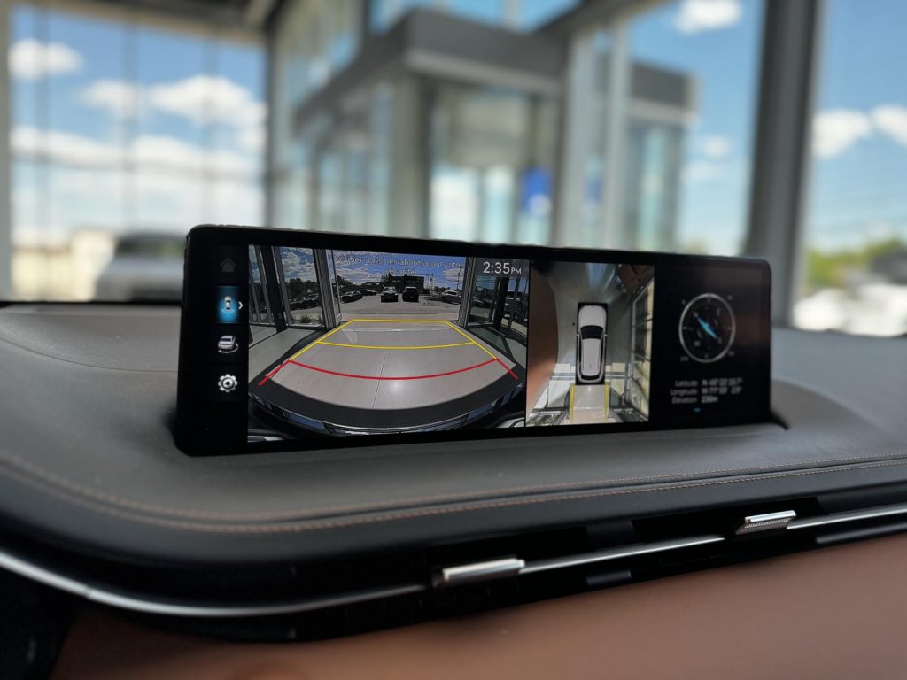 Genesis GV70 2025