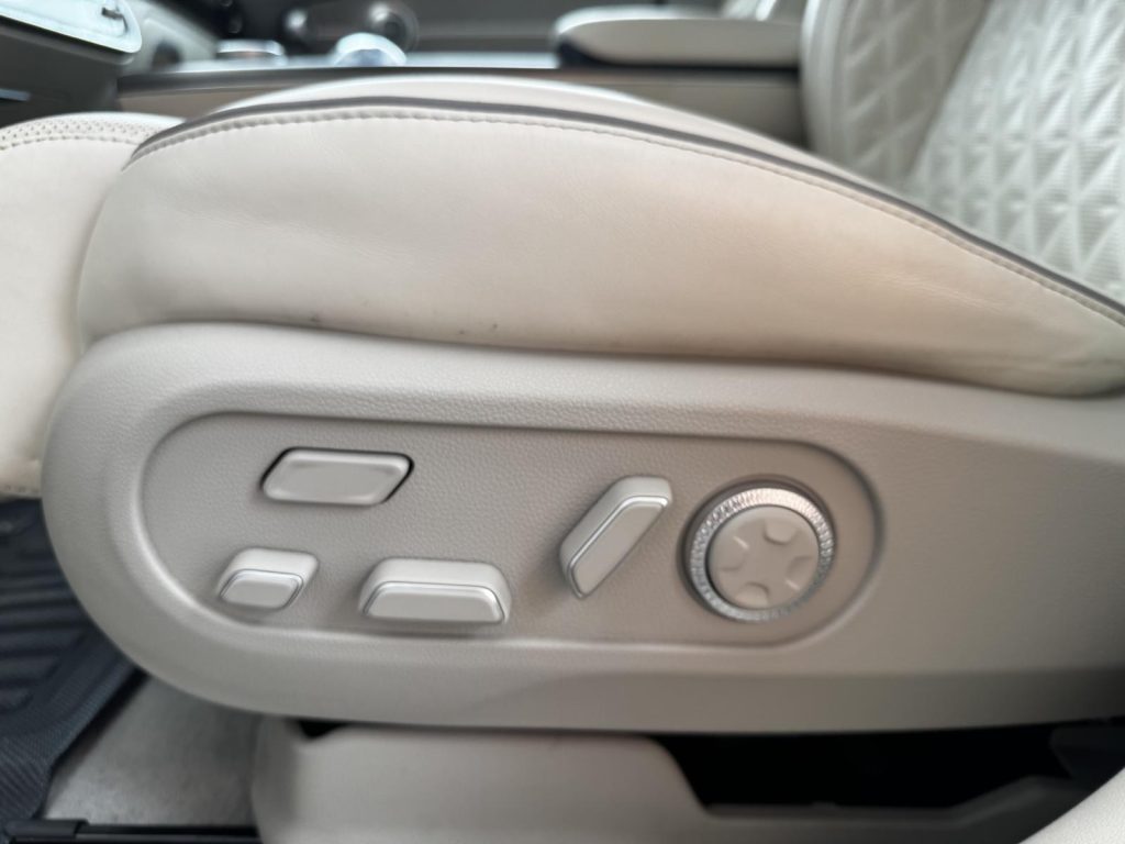 Genesis GV60 2023