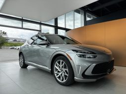Genesis GV60 2023