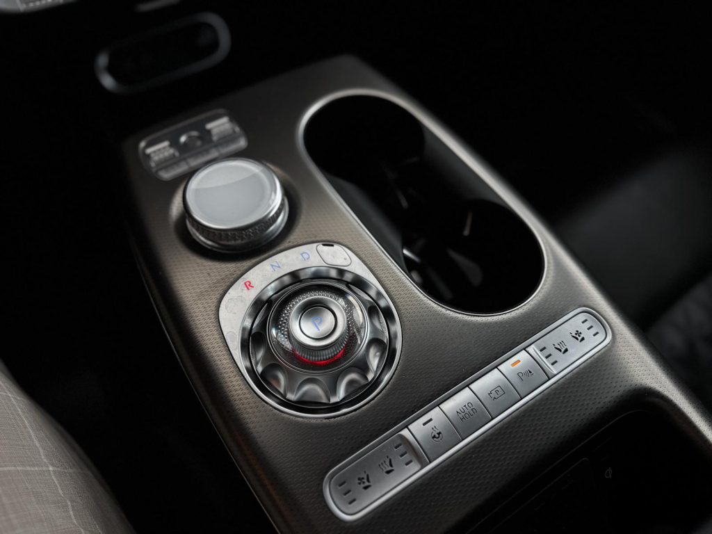 Genesis GV60 2023