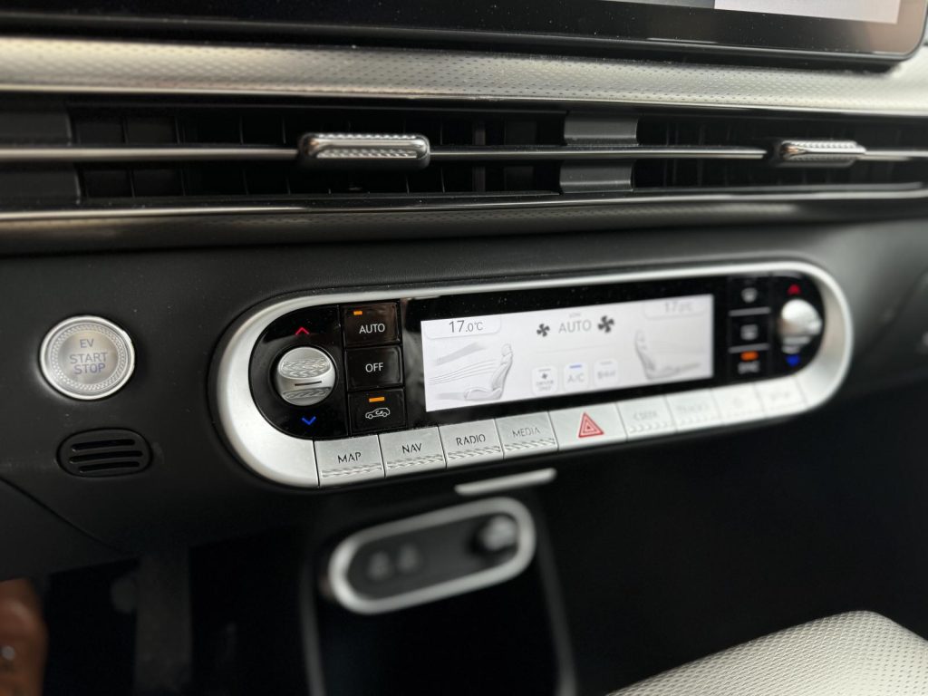 Genesis GV60 2023