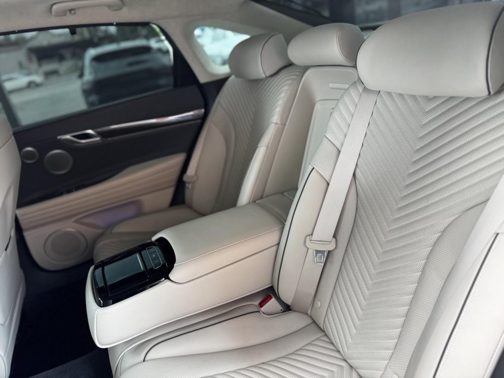 Genesis G80 2023