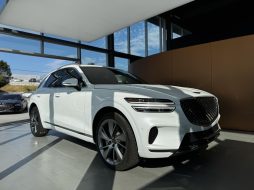 Genesis GV70 2025