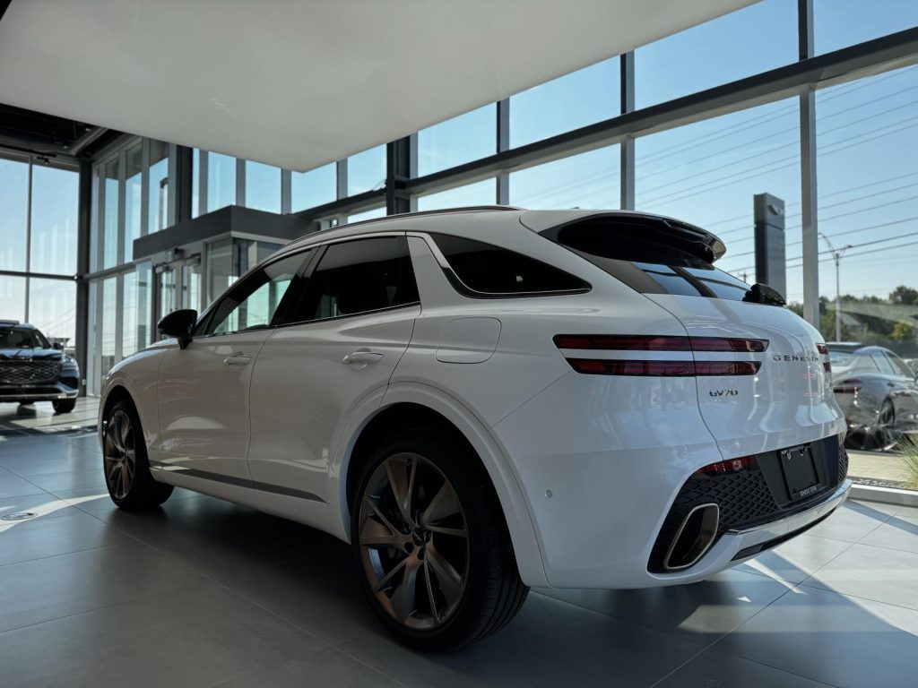 Genesis GV70 2025