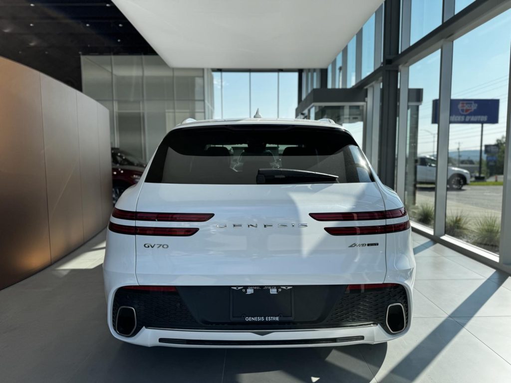Genesis GV70 2025