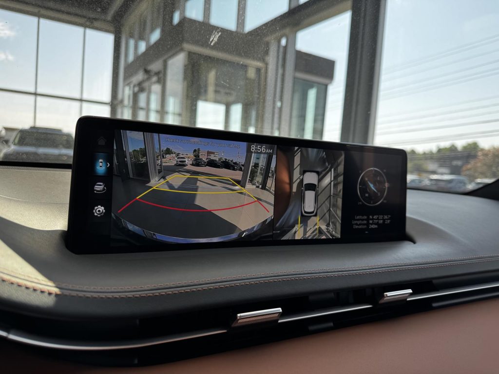 Genesis GV70 2025