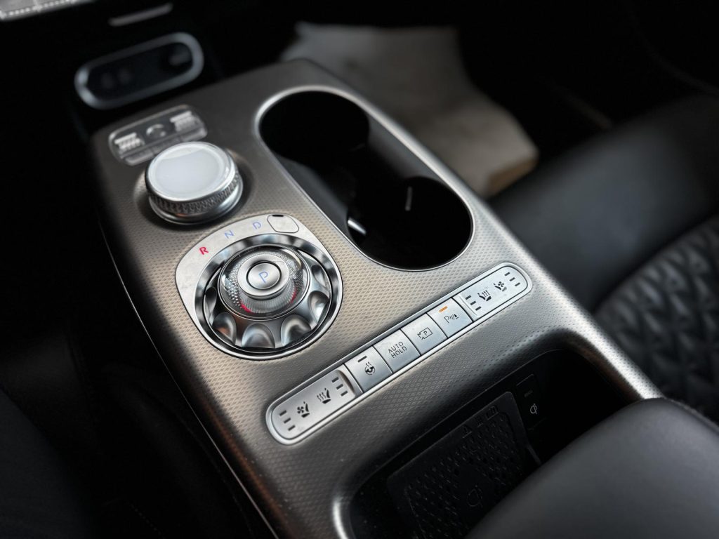 Genesis GV60 2023
