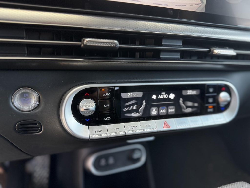 Genesis GV60 2023